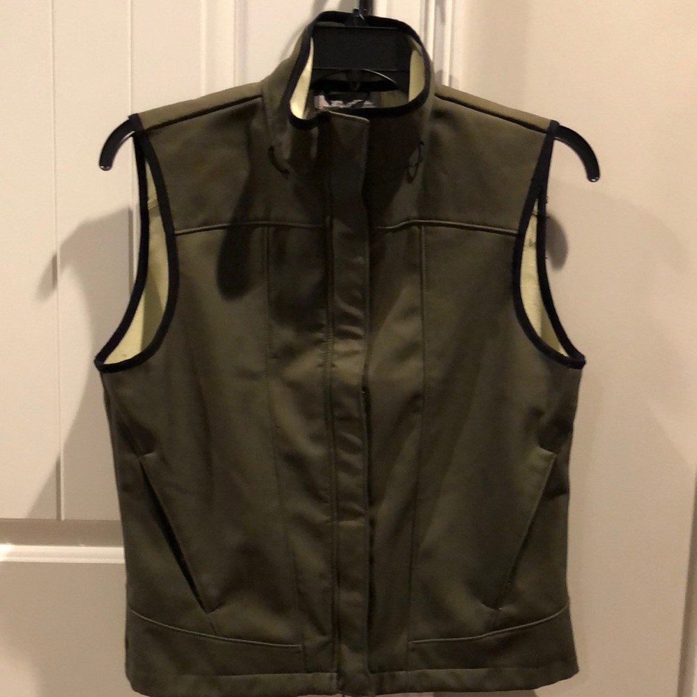 NWOT Women’s Columbia vest